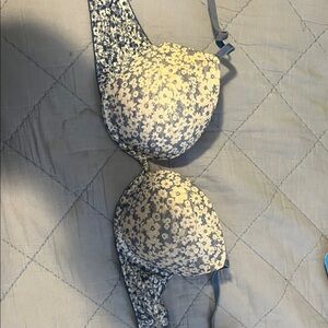 VS Pink Wear Everywhere Push Up bra blue floral